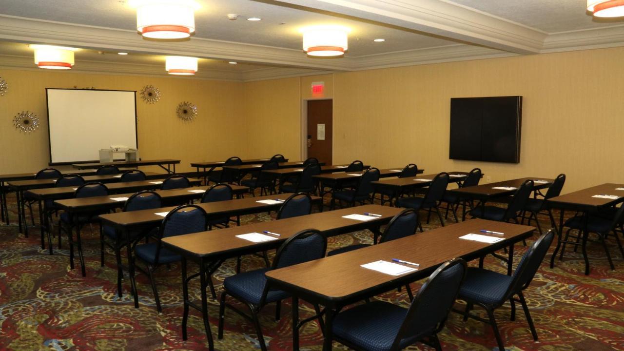 Holiday Inn Express Hotel & Suites Saginaw By Ihg Extérieur photo