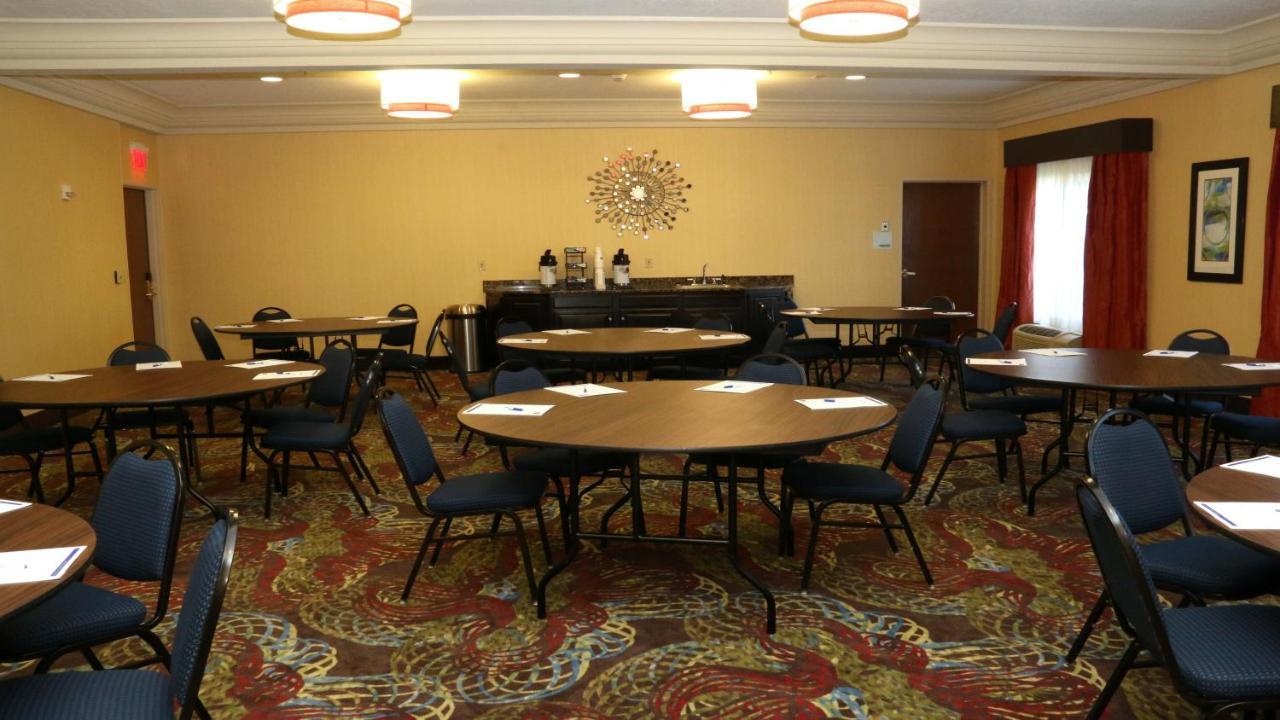 Holiday Inn Express Hotel & Suites Saginaw By Ihg Extérieur photo