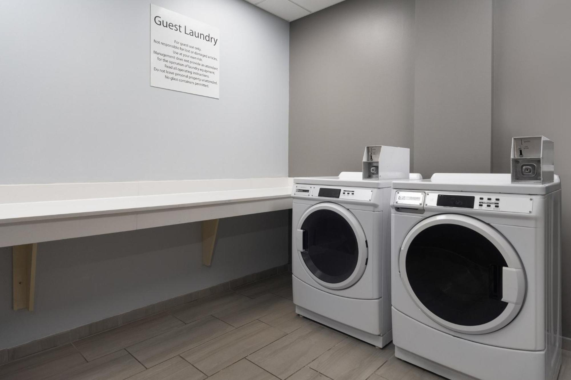 Holiday Inn Express Hotel & Suites Saginaw By Ihg Extérieur photo