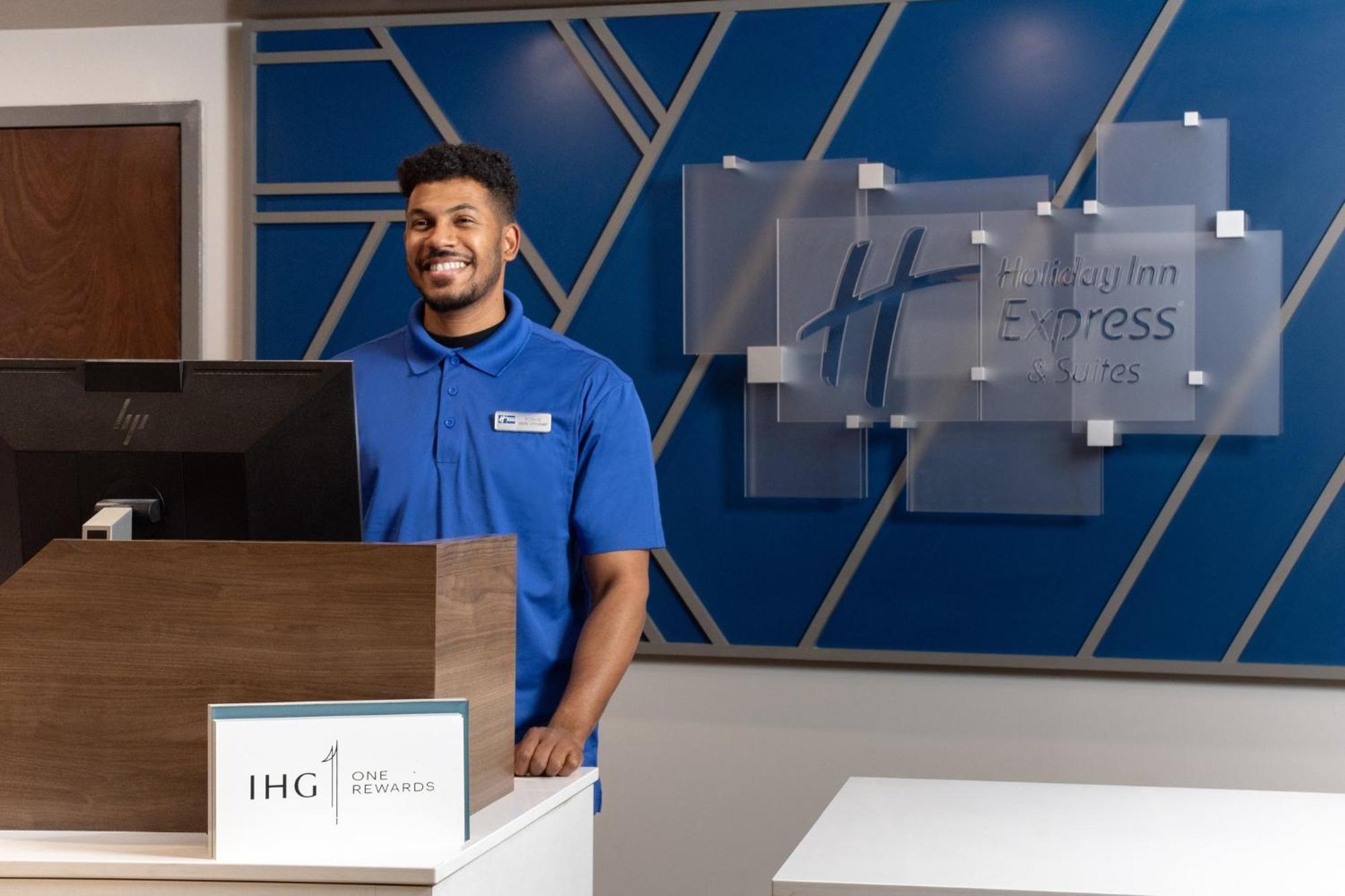 Holiday Inn Express Hotel & Suites Saginaw By Ihg Extérieur photo